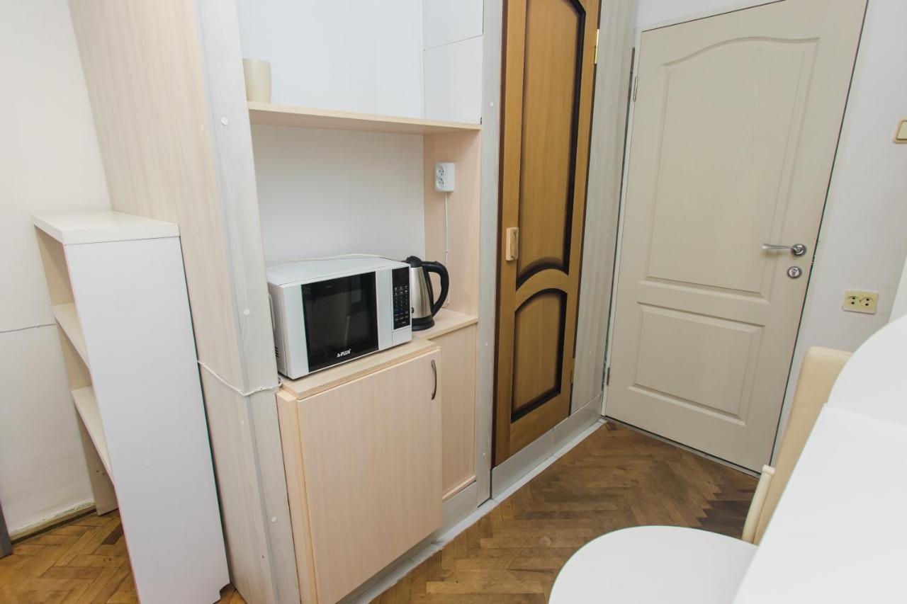 Затишні Апартаменти В Центрі Міста Lviv Buitenkant foto